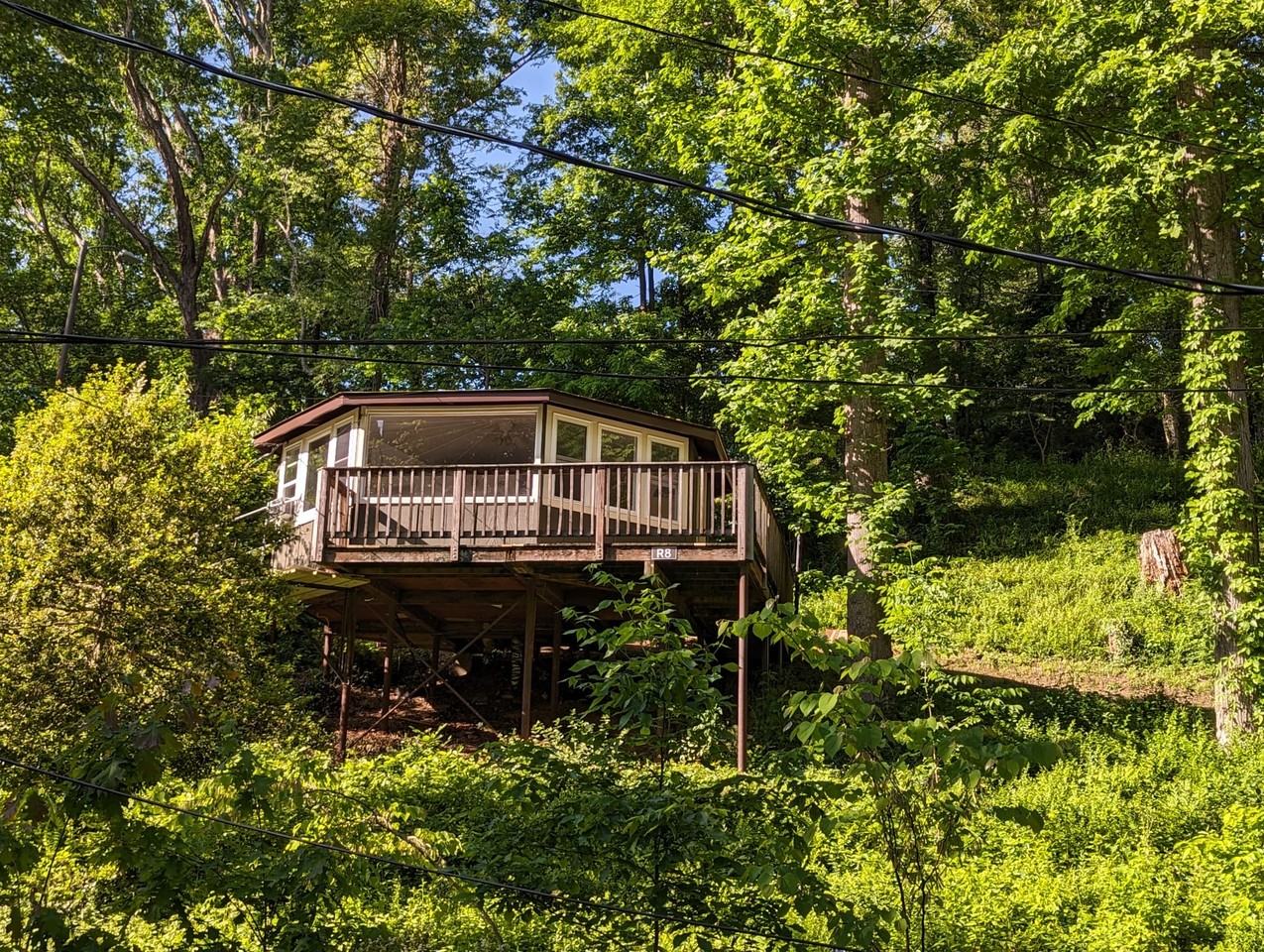 25 Howland Rd - Photo 2 of 14