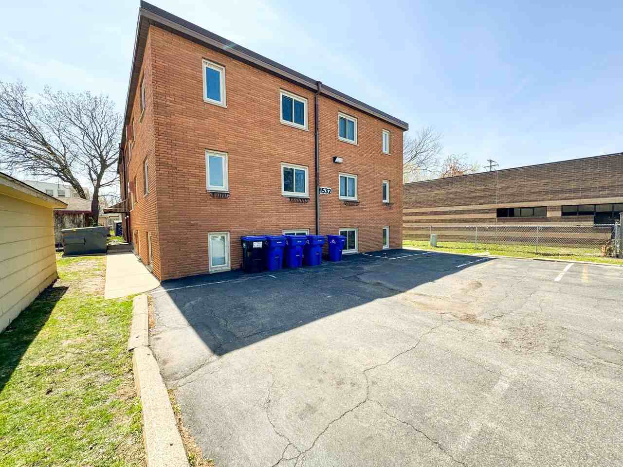 1532 Randolph Ave - Photo 2 of 8