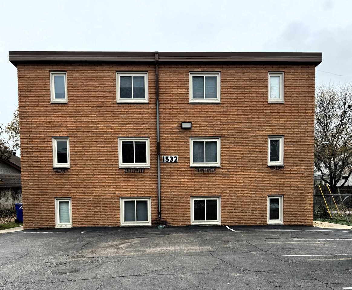 1532 Randolph Ave - Photo 3 of 8