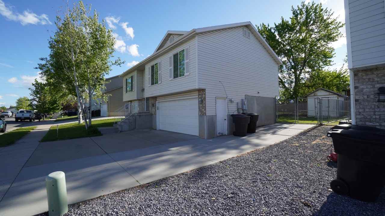 634 Nw - Photo 2 of 30