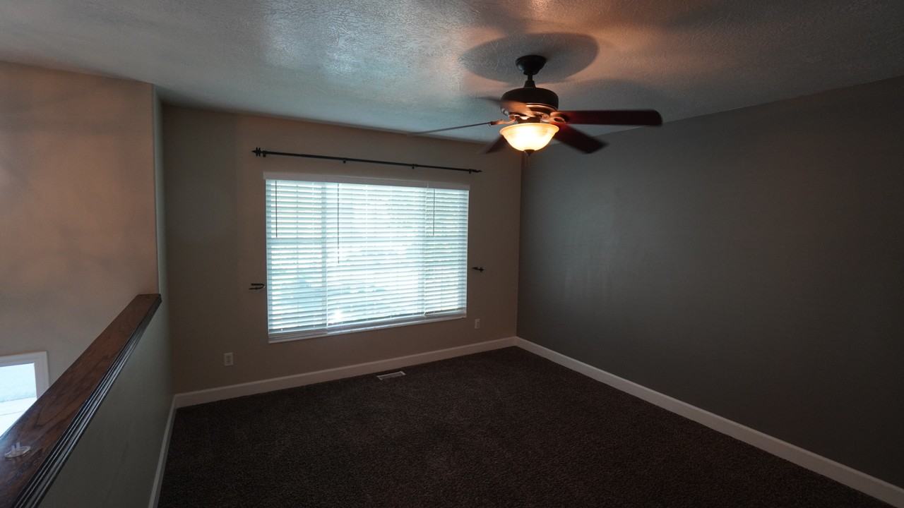 634 Nw - Photo 5 of 30