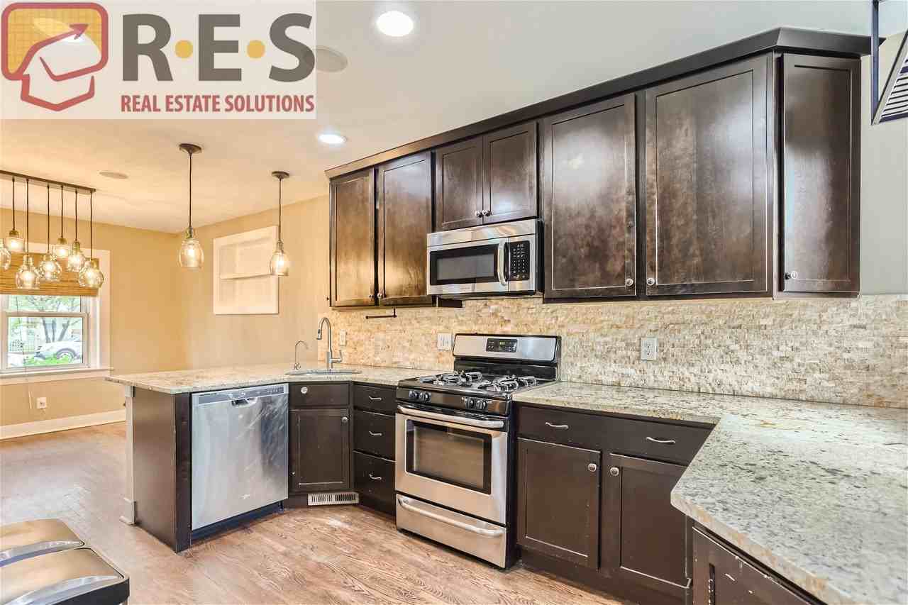 3750 N Vine St - Photo 5 of 28