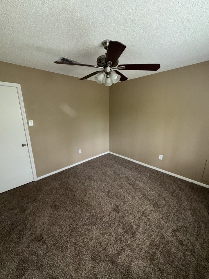 17323 Glenhew Road - Photo 6 of 11