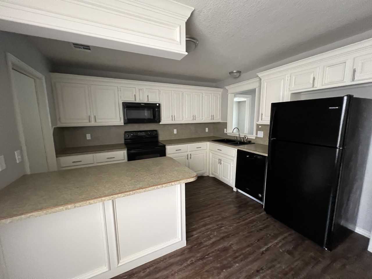241 W Pines Way - Photo 3 of 9