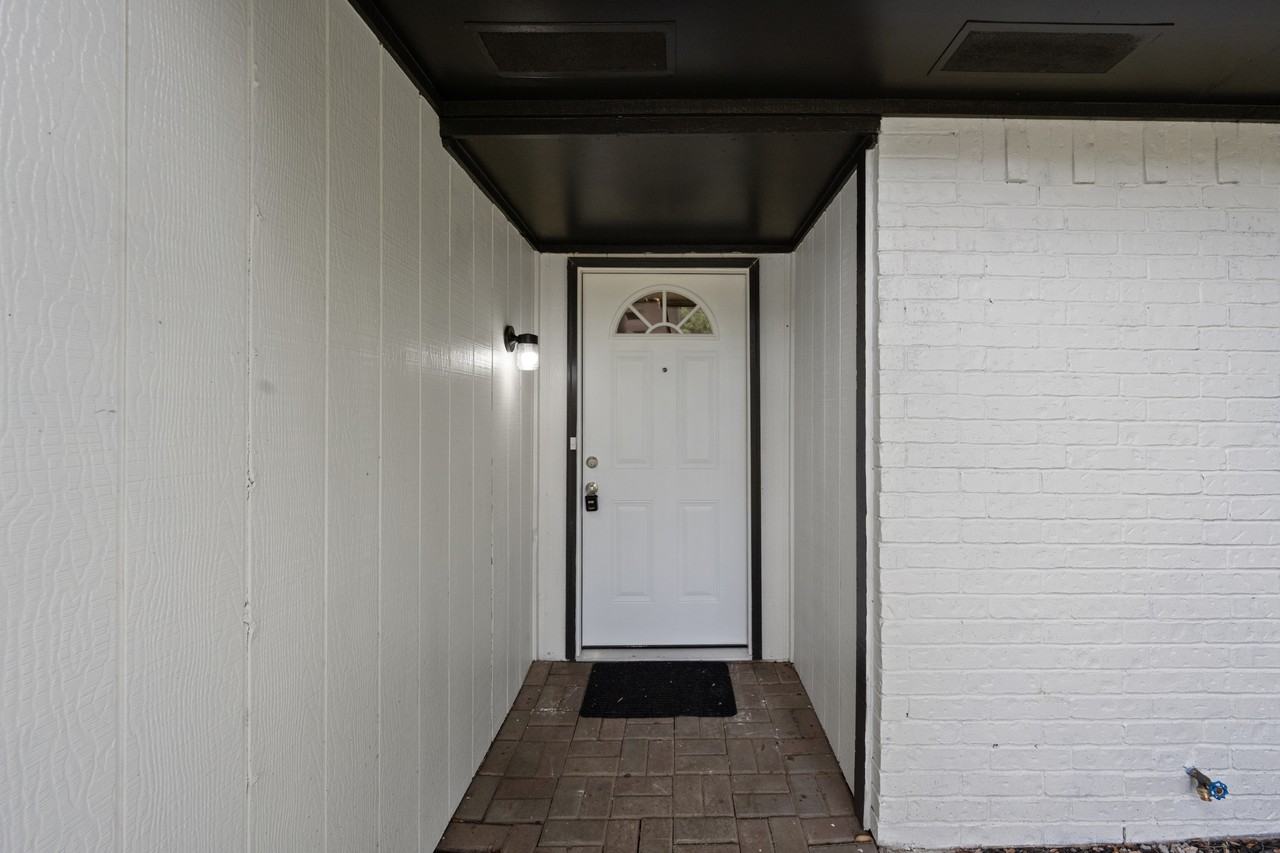 5432 Kings Manor Dr - Photo 3 of 32
