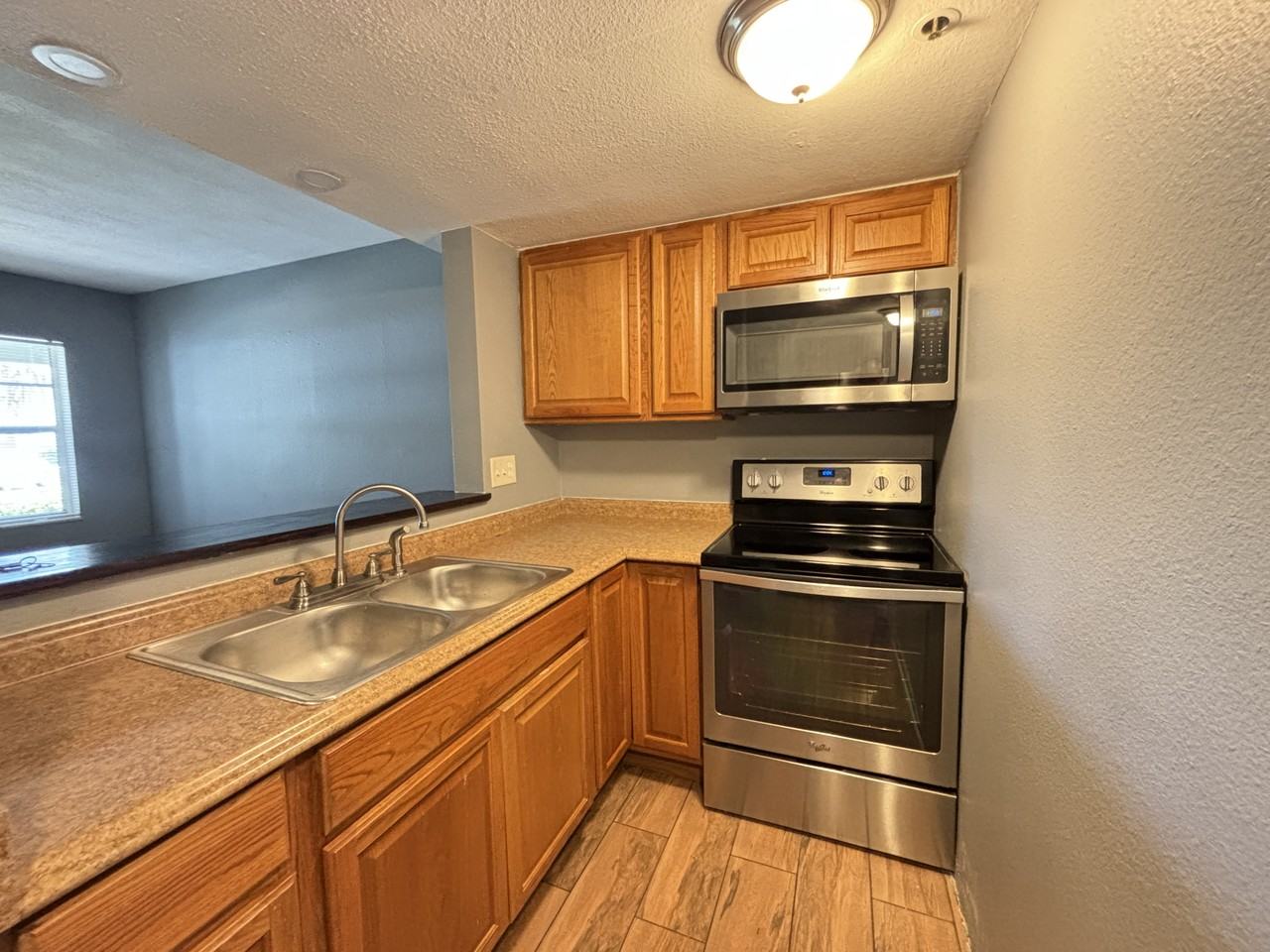 7234 E Bank Dr - Photo 3 of 11