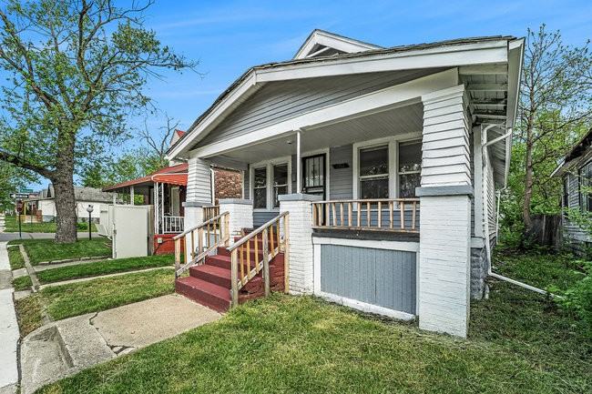 1311 E Nevada St - Photo 3 of 15