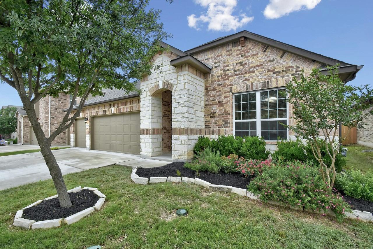 8814 Melton Gln - Photo 2 of 31