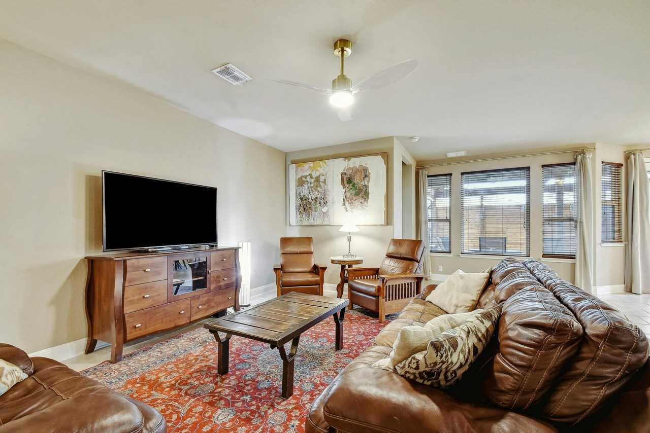 8814 Melton Gln - Photo 4 of 31