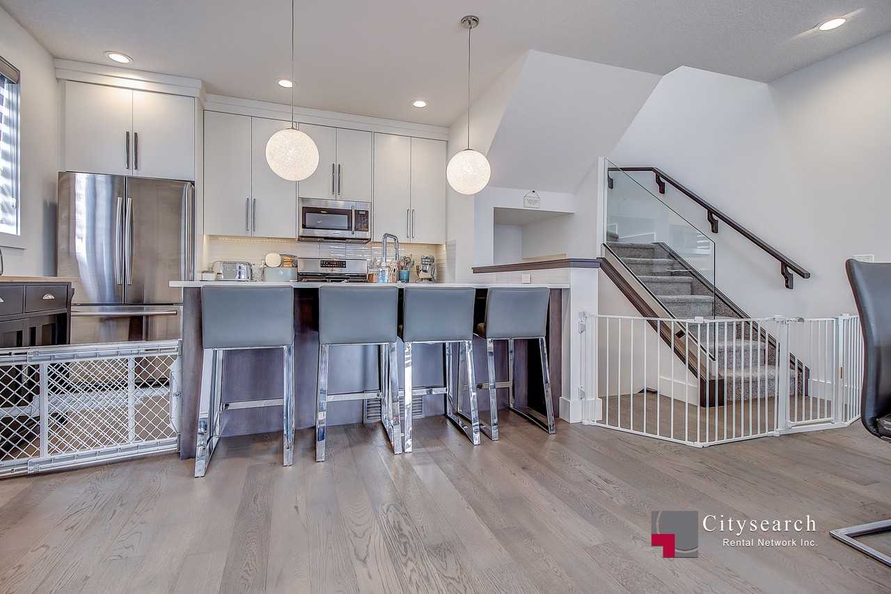 2 34 Ave Sw - Photo 2 of 28