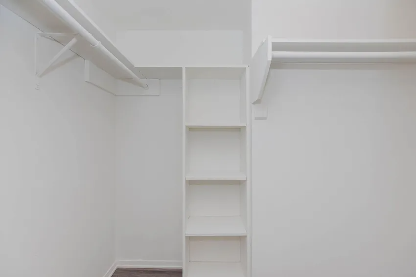 HollyView Apartments - Photo 5 of 51