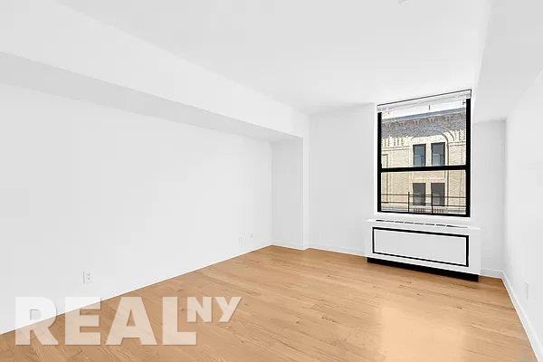 W 87th St #9B - Photo 3 of 9