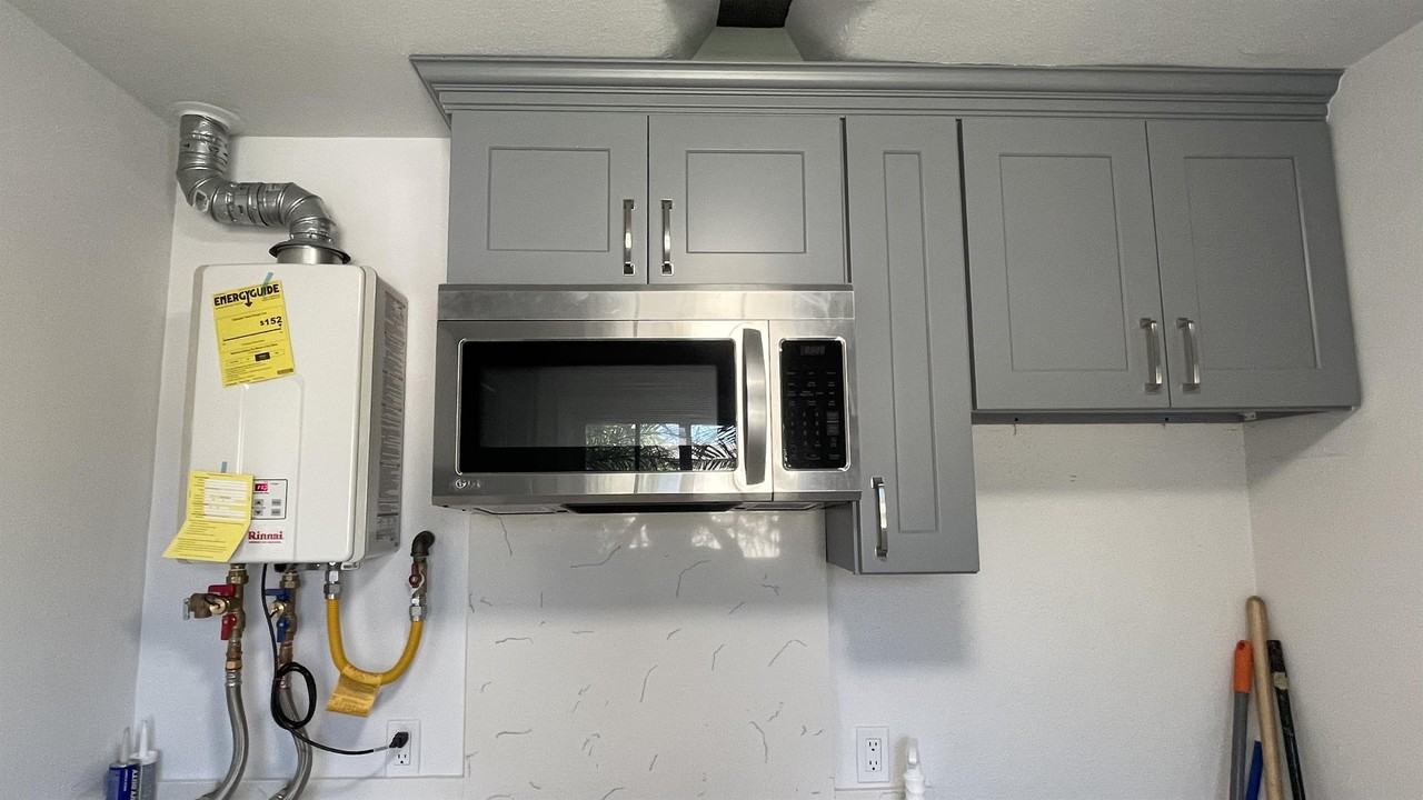 Silverlake Garden Apartments - Photo 5 of 50