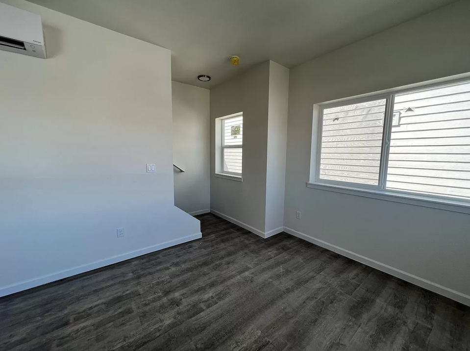 611 South Anderson Street - Photo 2 of 36