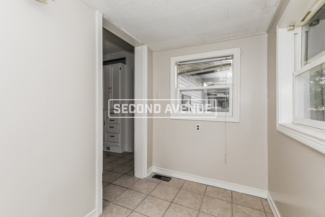 2536 E 17th St - Photo 5 of 25