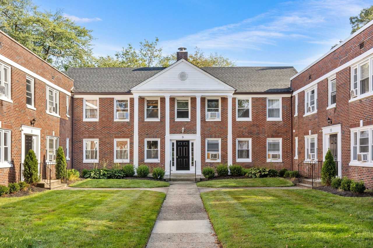 Mapleview Apartments - Photo 2 of 18