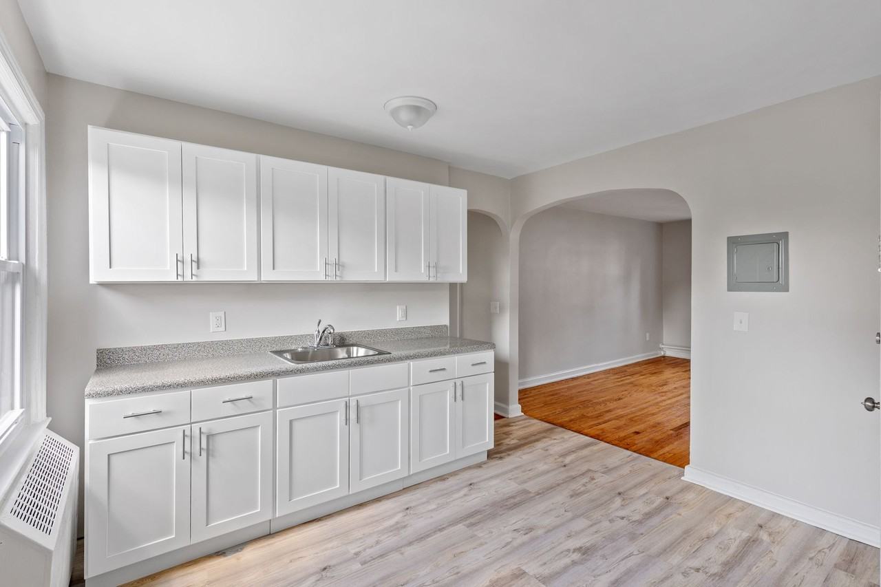 Mapleview Apartments - Photo 7 of 18