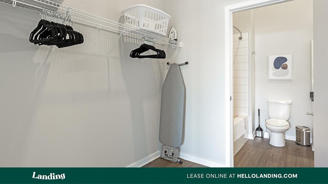 1600 NW 38th St - Photo 3 of 50