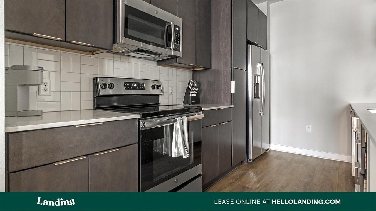 545 Foster Street - Photo 5 of 50