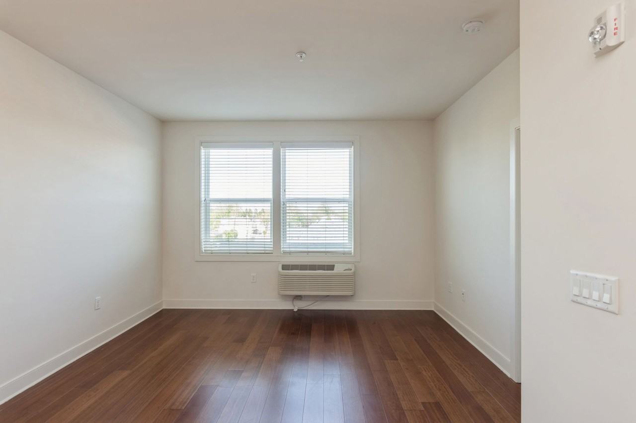 Meridia Lifestyles - Photo 6 of 36