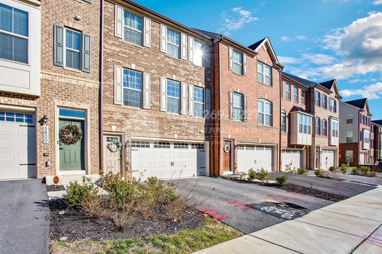 5602 Richmanor Ter - Photo 2 of 33