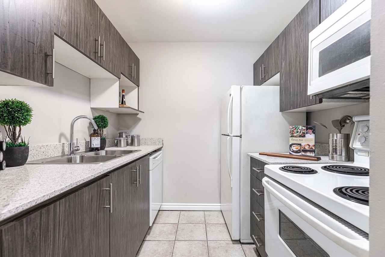 Victoria Arms - Photo 6 of 14