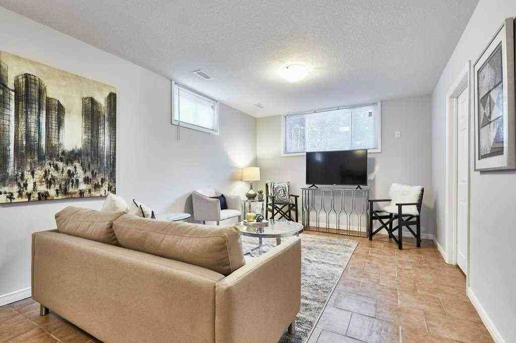406 Karn - Photo 2 of 9