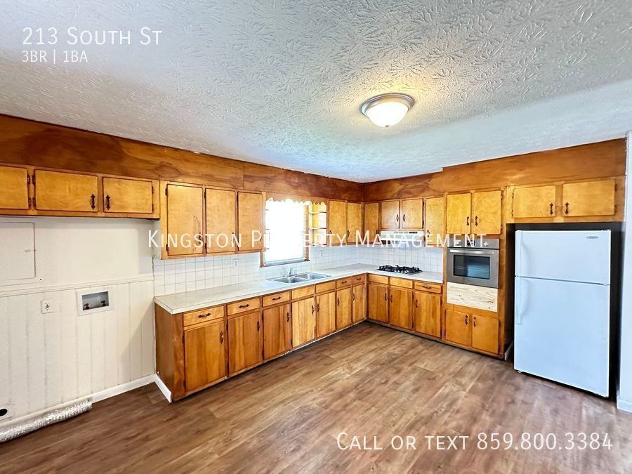 213 South St - Photo 3 of 12