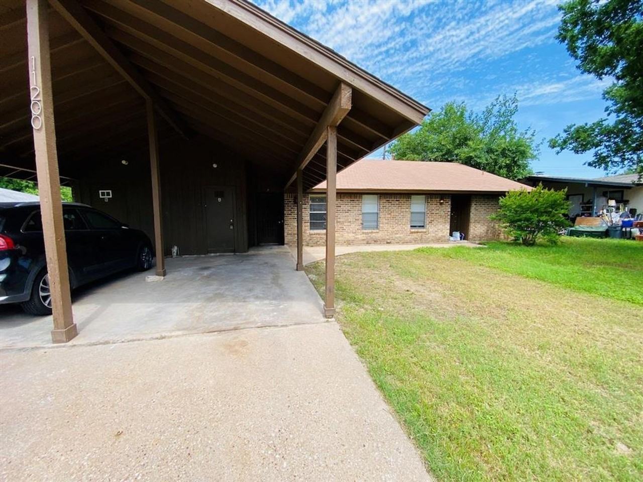 11200A Renel Dr - Photo 2 of 23