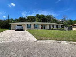 featured image of 1605 Cedar Oaks Ln