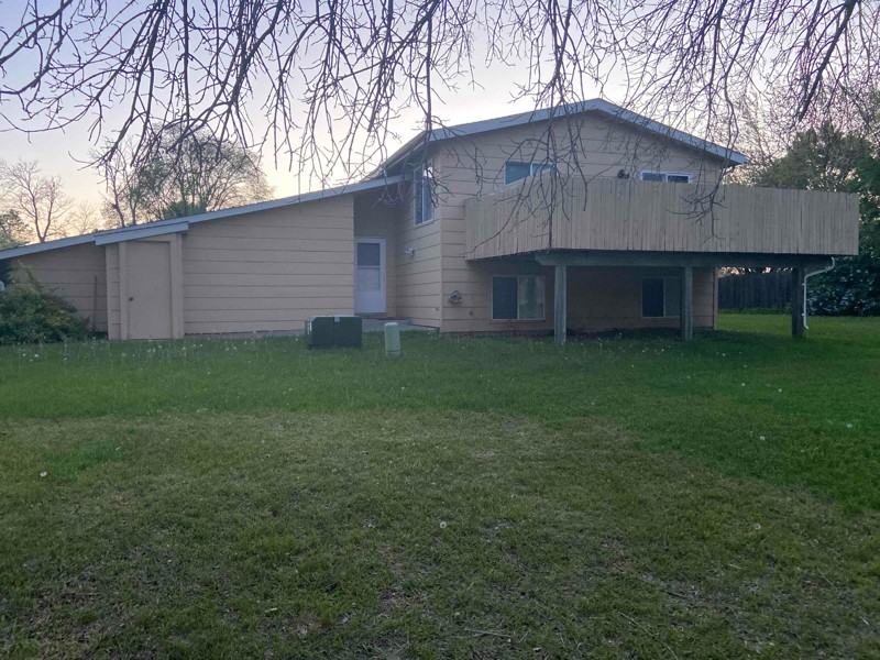 213 Fremont St - Photo 3 of 16