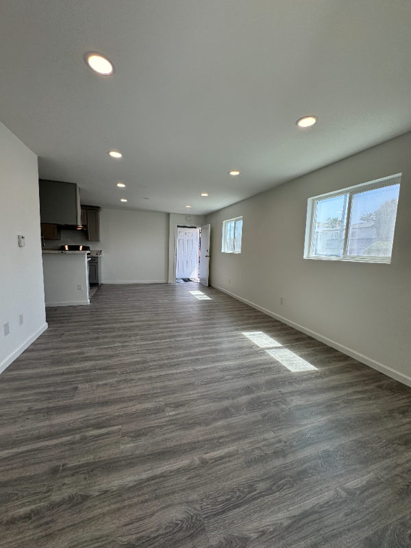 1503 S Cochran Ave #1B - Photo 3 of 13