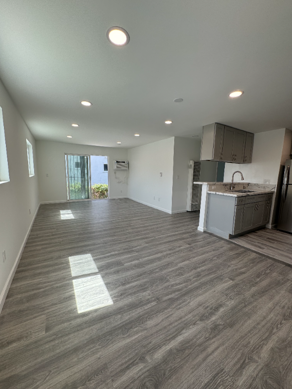 1503 S Cochran Ave #1B - Photo 4 of 13