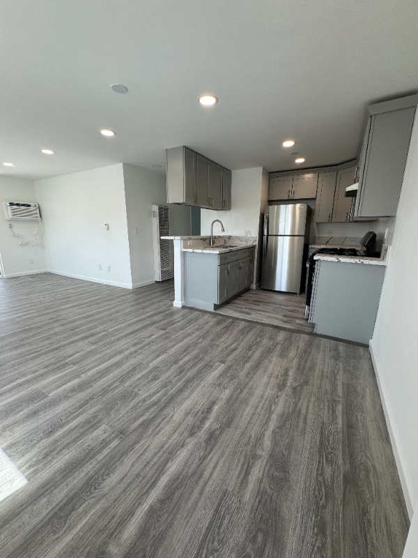 1503 S Cochran Ave #1B - Photo 5 of 13