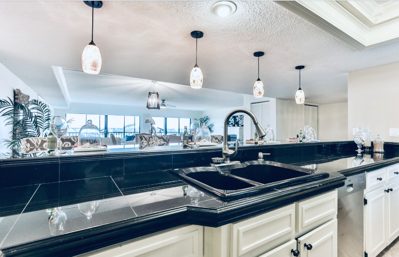 944 S Peninsula Dr - Photo 5 of 21