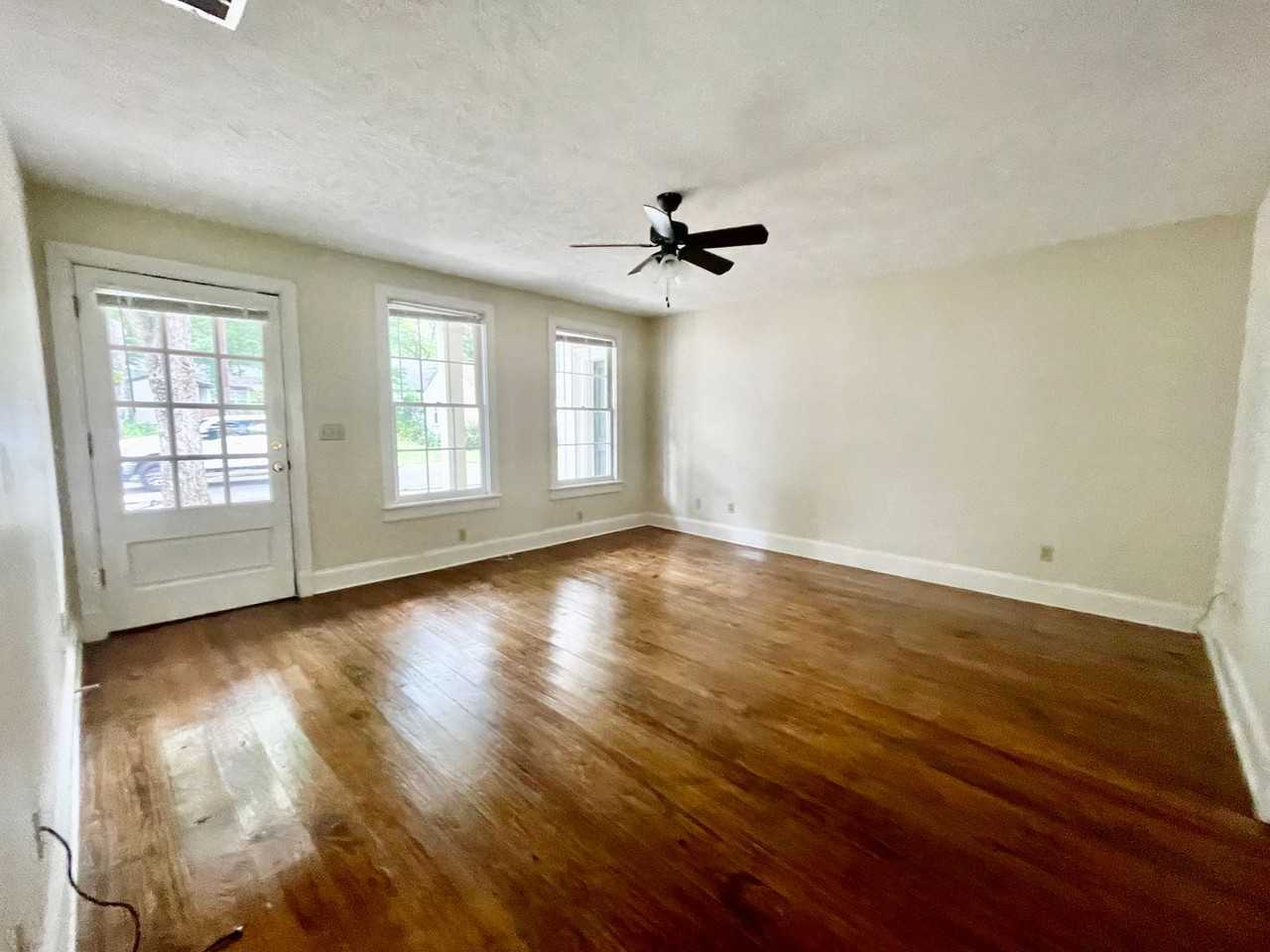 201 Goodman Place - Photo 3 of 23