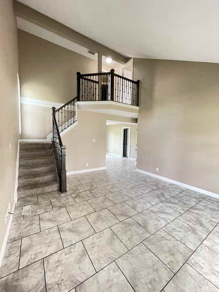 2400-2402 State St-TBROS - Photo 2 of 15
