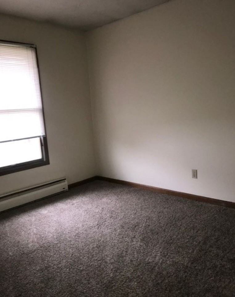 555 W. Mill St - Photo 5 of 12