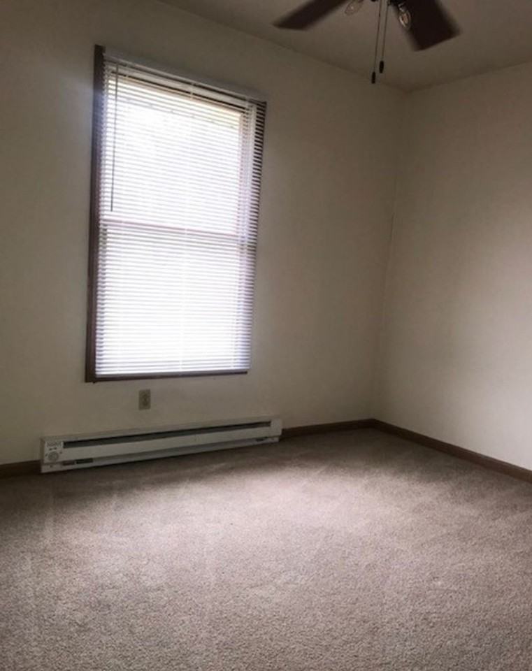 555 W. Mill St - Photo 7 of 12