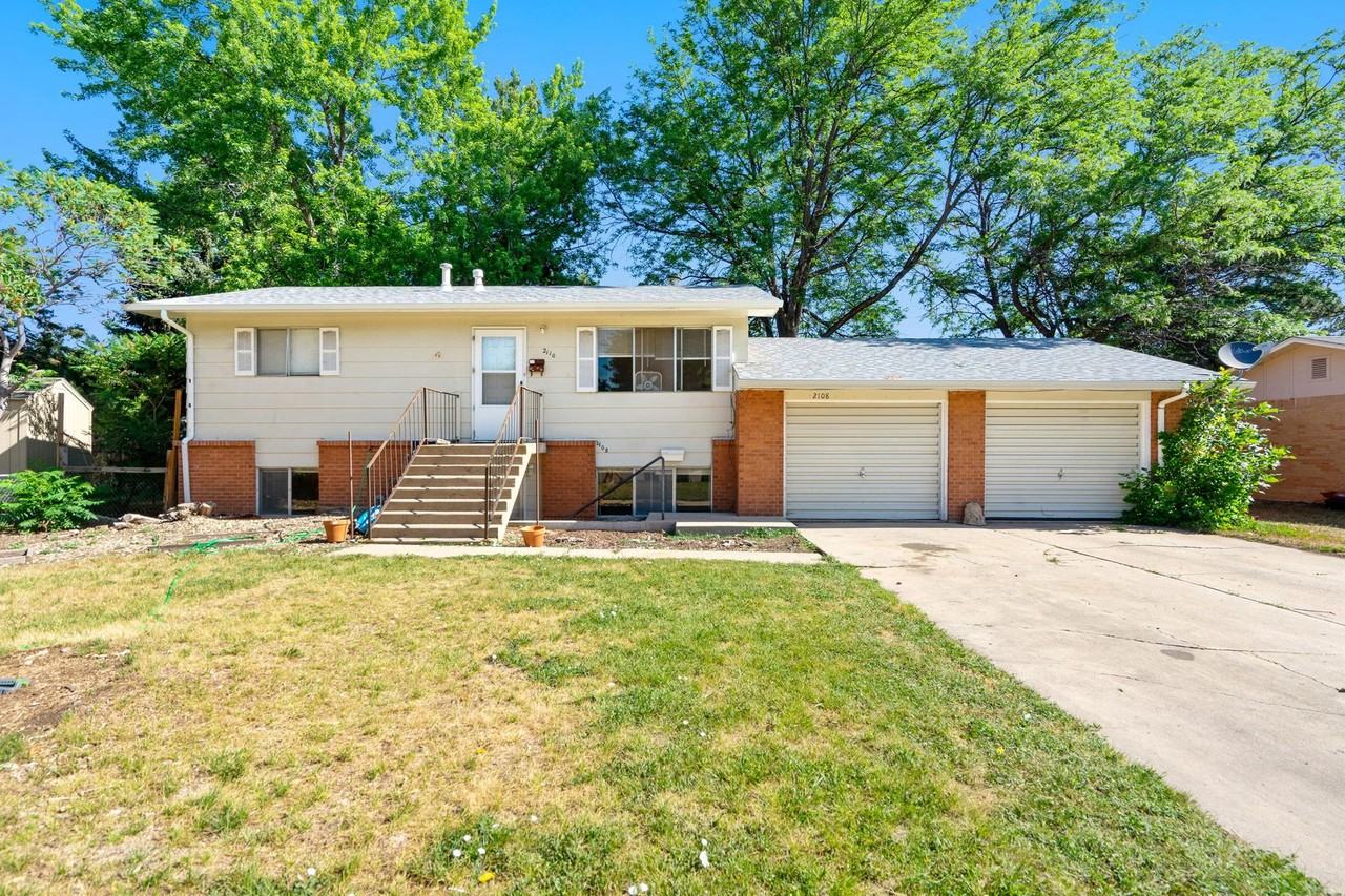 2108 Applewood Rd - Photo 3 of 36