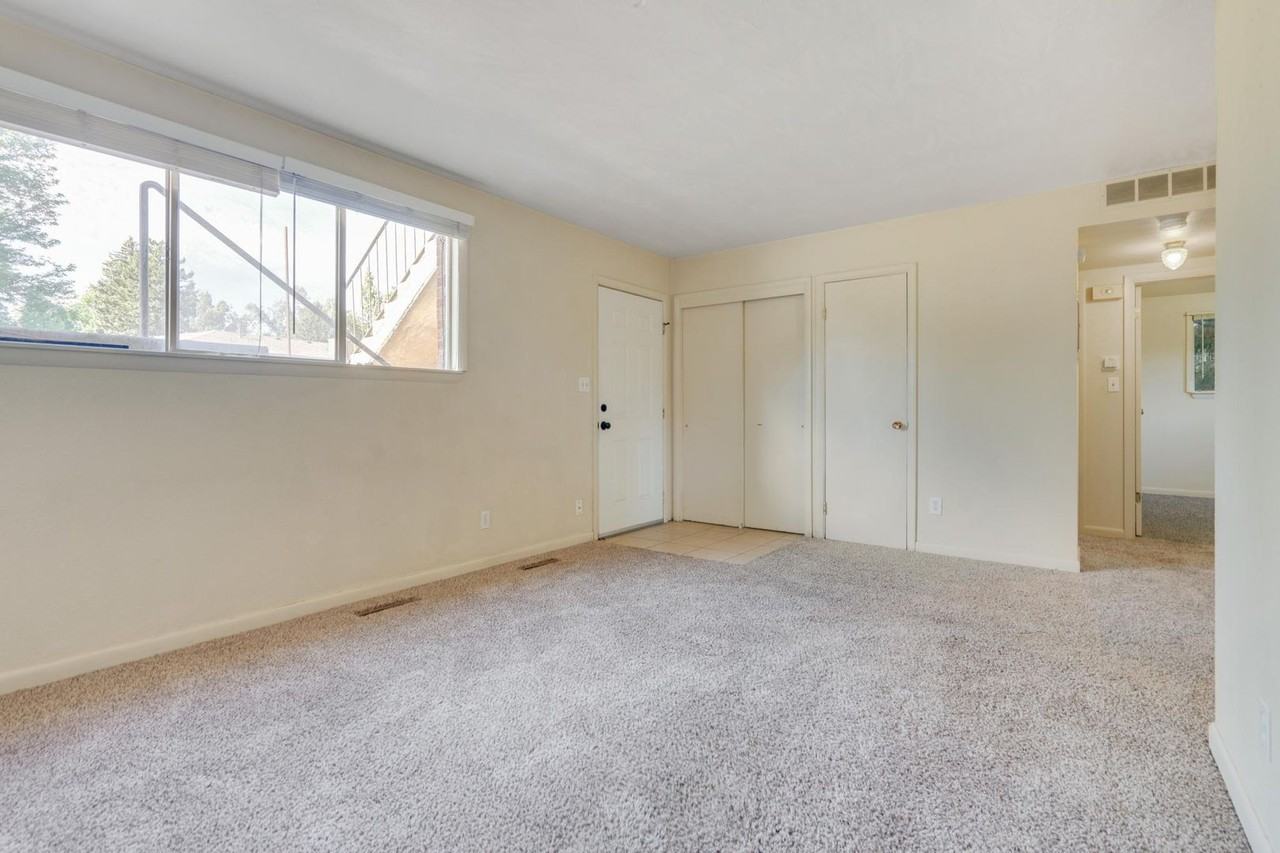 2108 Applewood Rd - Photo 7 of 18