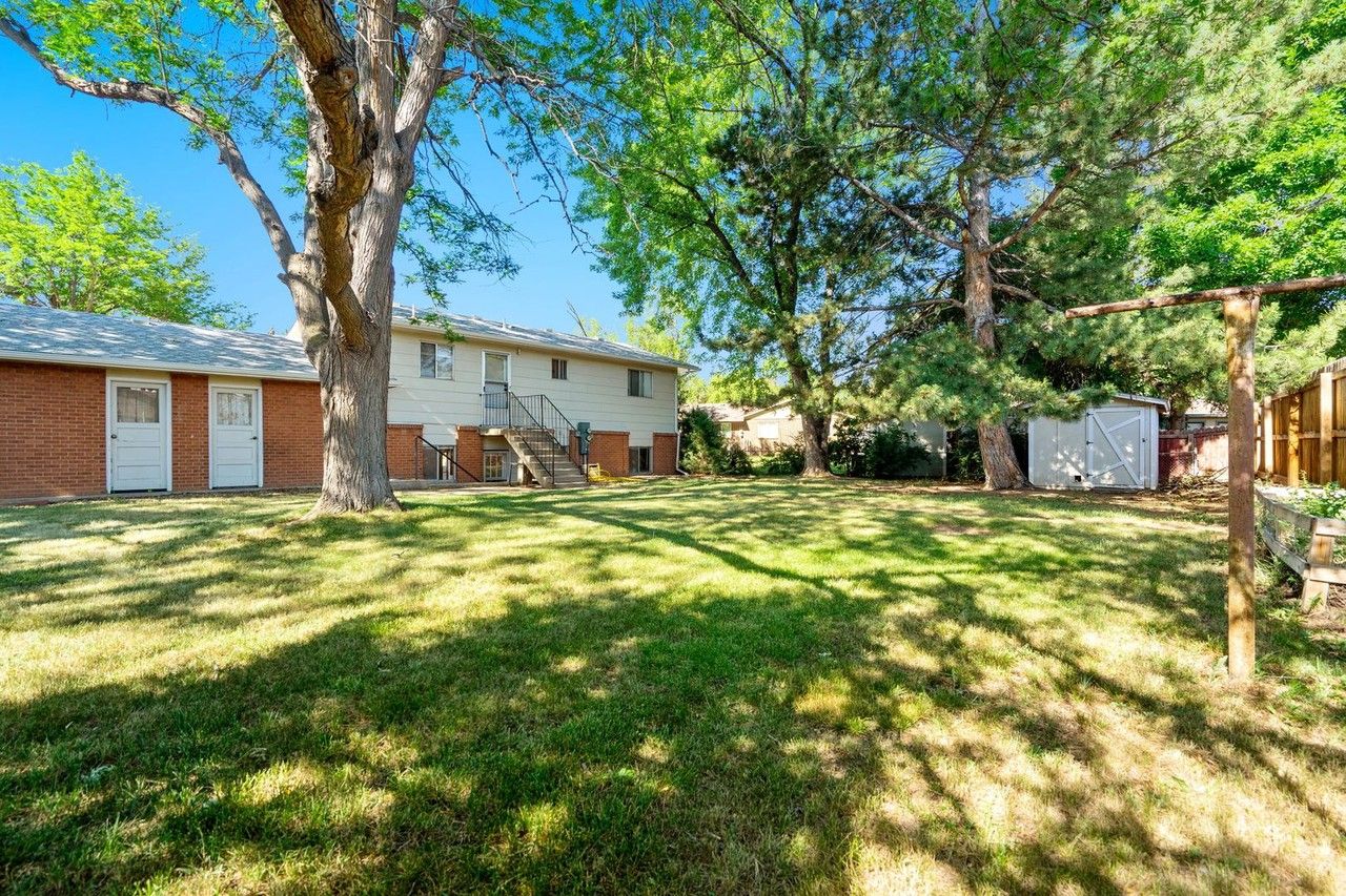 2108 Applewood Rd - Photo 2 of 36
