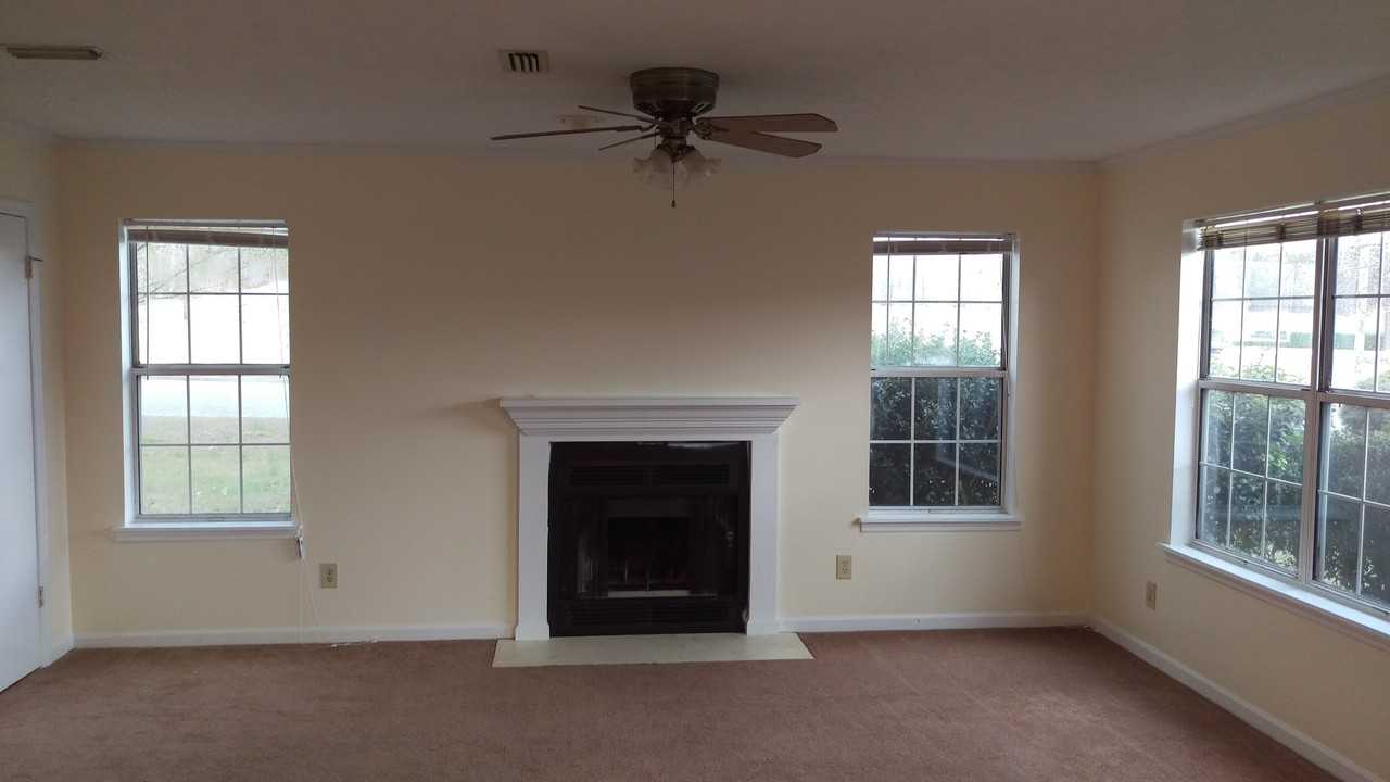 Willow Pointe Apartments ( J and A) - Photo 2 of 10