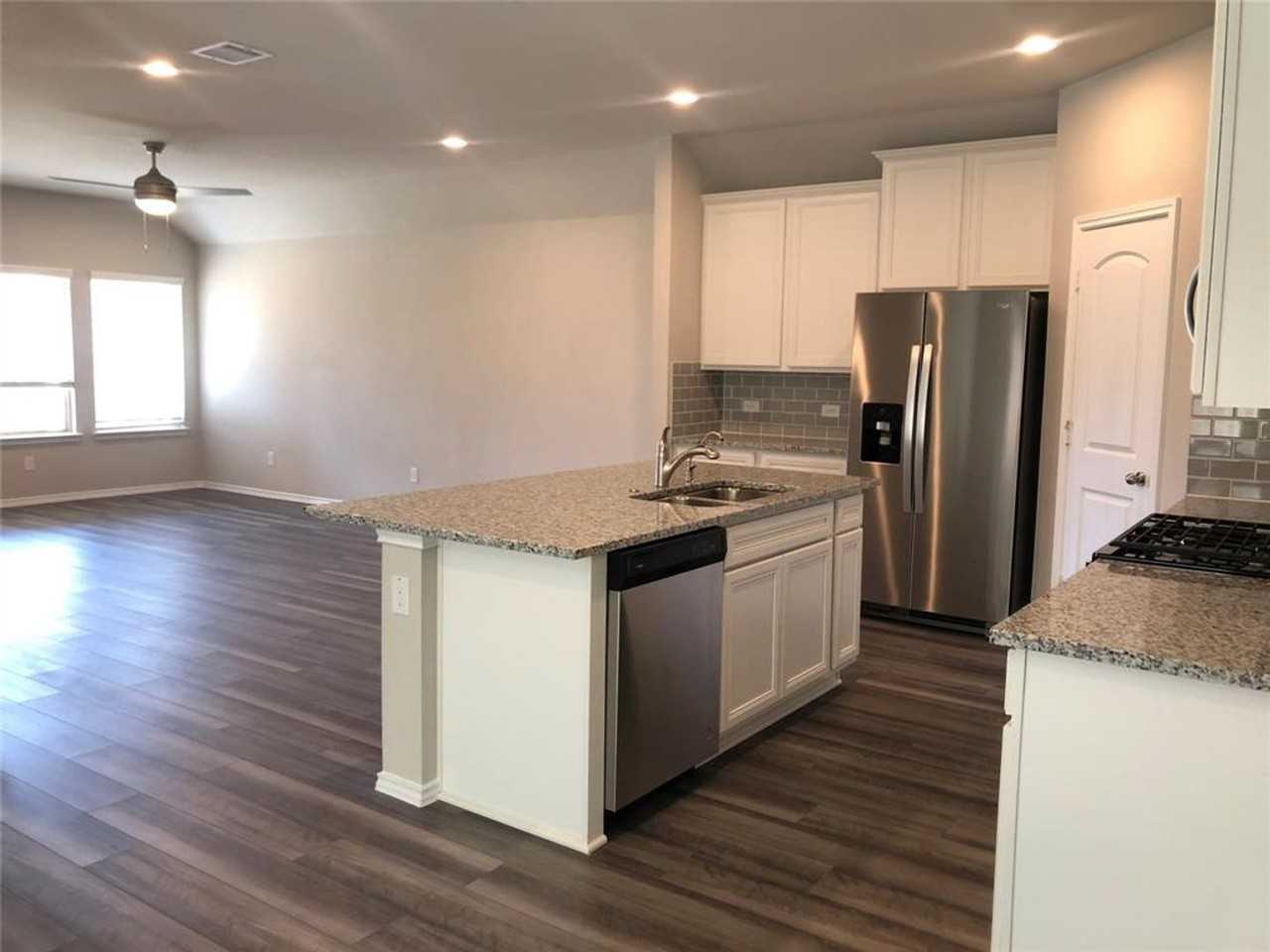9224 Inland Leather Ln - Photo 2 of 12