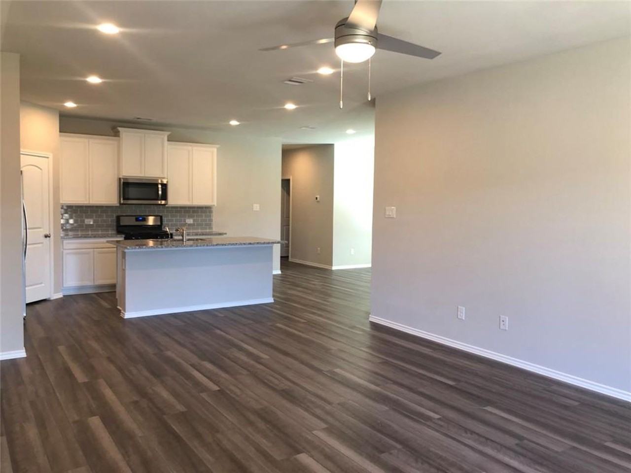 9224 Inland Leather Ln - Photo 3 of 12
