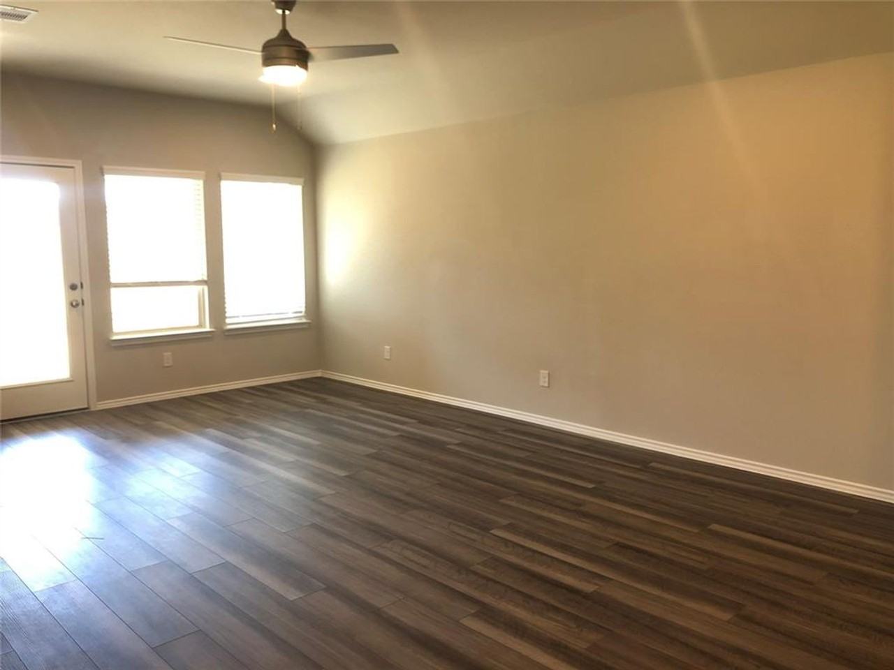 9224 Inland Leather Ln - Photo 4 of 12
