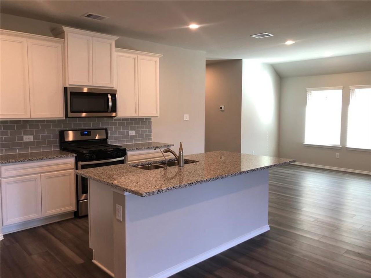 9224 Inland Leather Ln - Photo 5 of 12