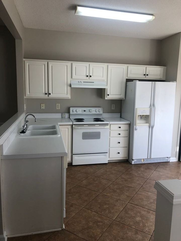 317 Claybrooke Dr - Photo 3 of 15