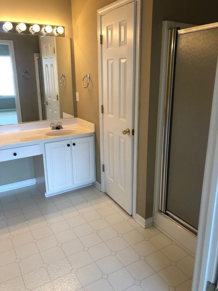 317 Claybrooke Dr - Photo 4 of 15