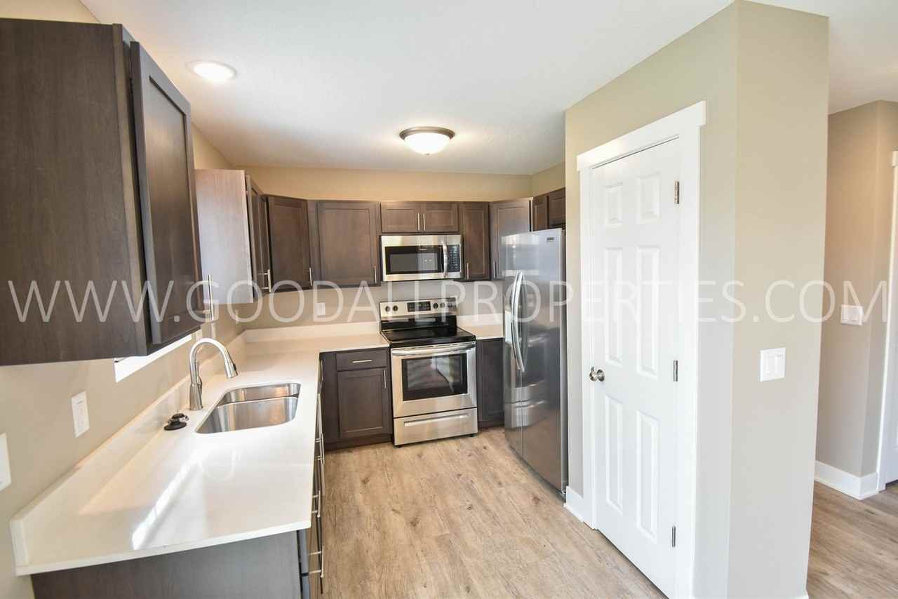 2913 Sw Townpark Dr - Photo 4 of 29